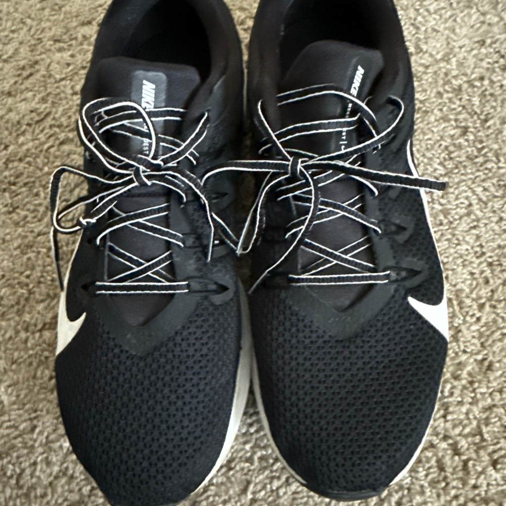 Nike Women Black and White Athletic Shoes